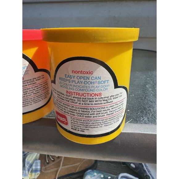 VTG USA Play-Doh With Contents And Lids Can 1991 Lot Yellow & Red PLAY DOH NEW - Picture 6 of 8